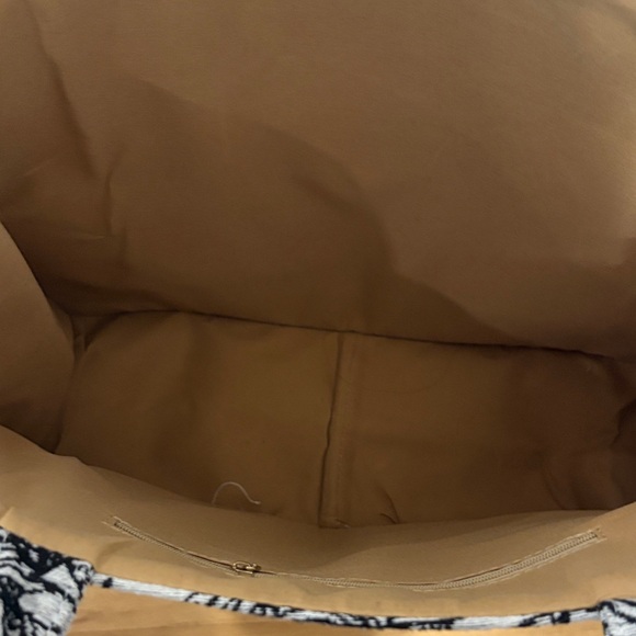 Elegant Black and White Tote Bag - Picture 2 of 2